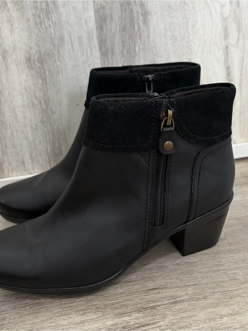 Clarks Emslie Twist Boot Ankle Bootie Womens Size 7.5 Black Leather